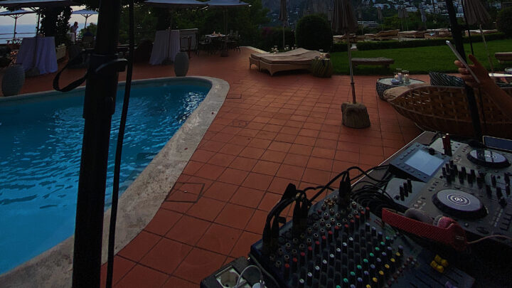DJ set allestimento noleggio Capri Sound Systems