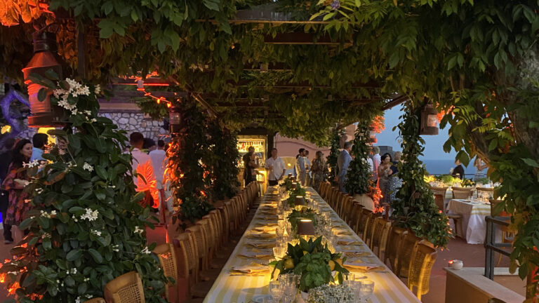 Luci LED Uplights ristoranti locali cerimonie Capri Sound Systems